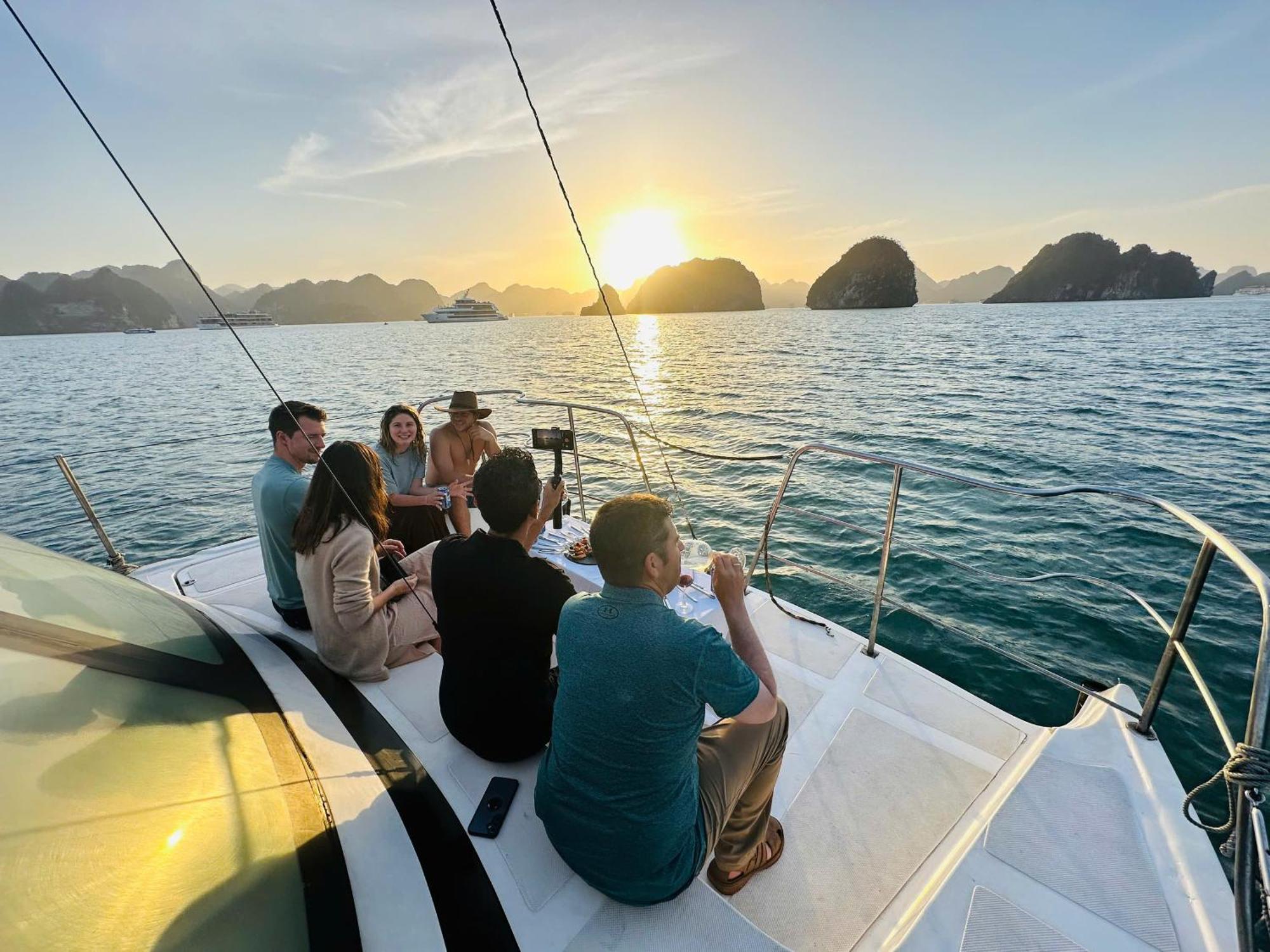 Отель Scarlet Pearl Cruises - Wonder On Lan Ha Bay Халонг Экстерьер фото